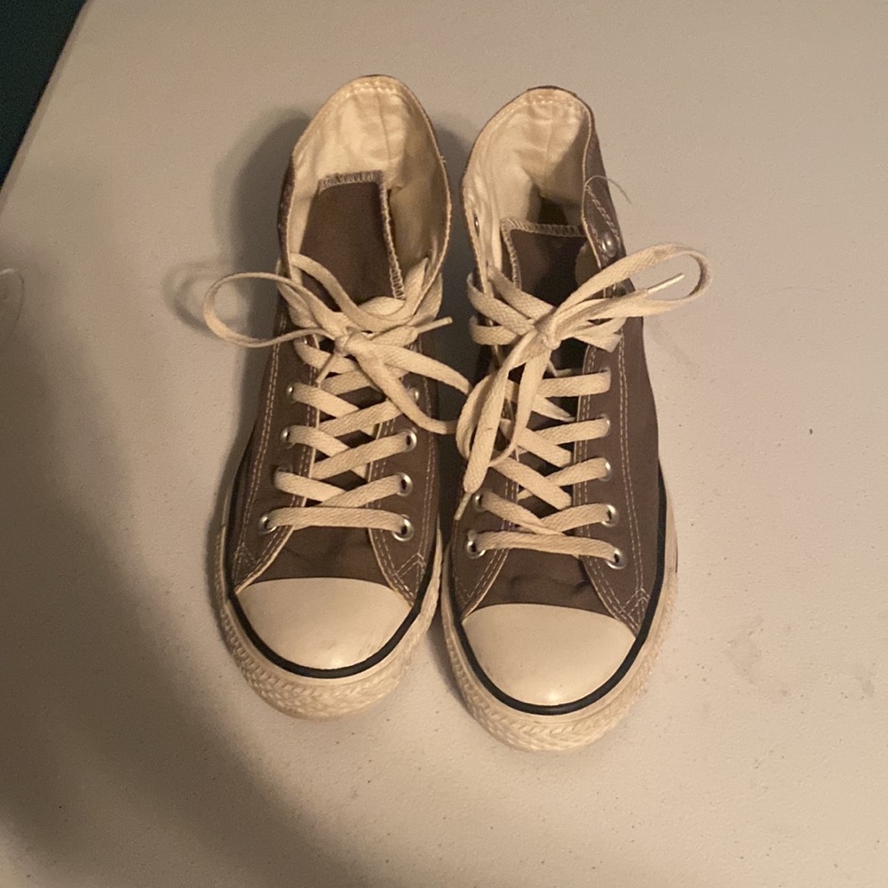 High-Top Converse - Picture 3 of 9